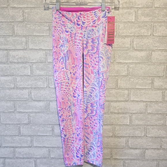 Lilly Pulitzer Pants - Lilly Pulitzer Weekender Lux Athletic Capris